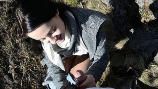 Минет в лесу на опушке