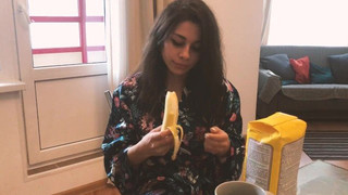 Дал муки соседке